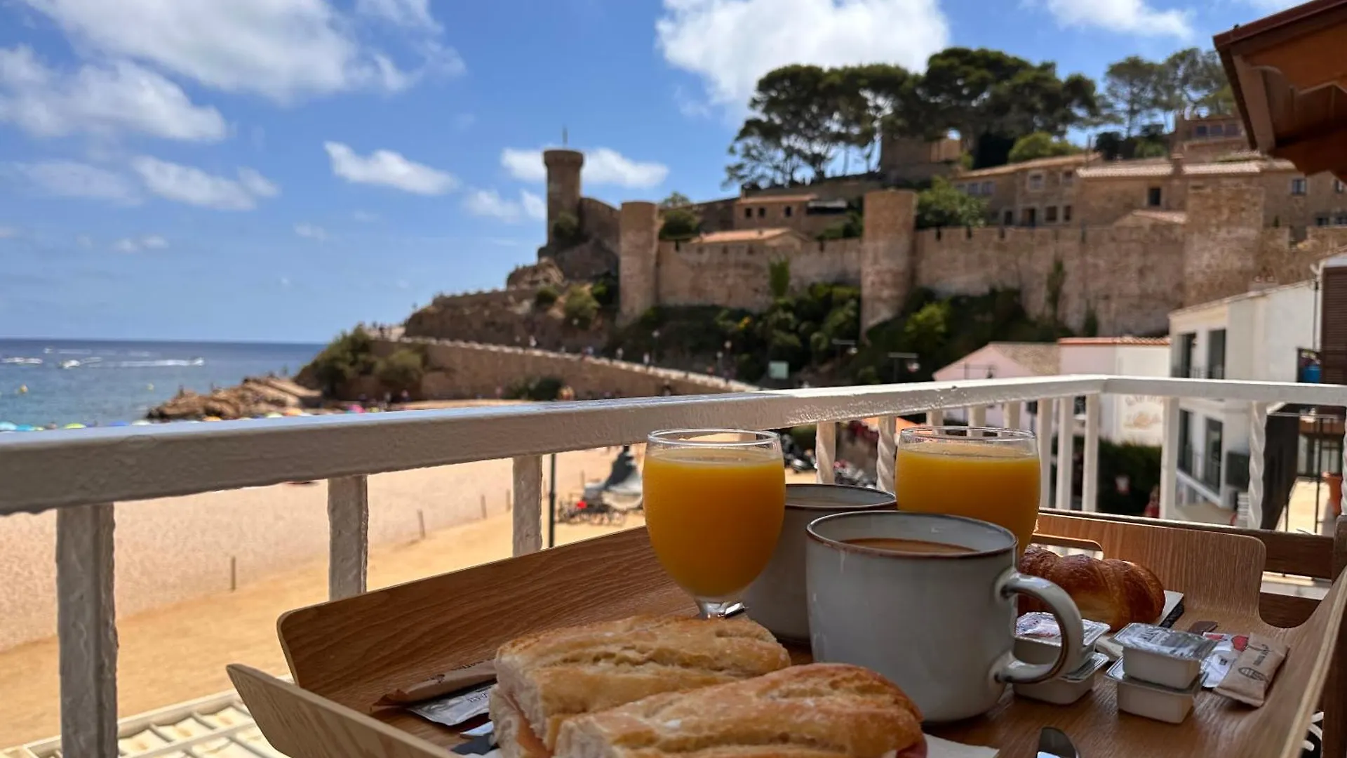 Hostal Del Mar Tossa de Mar Affittacamere