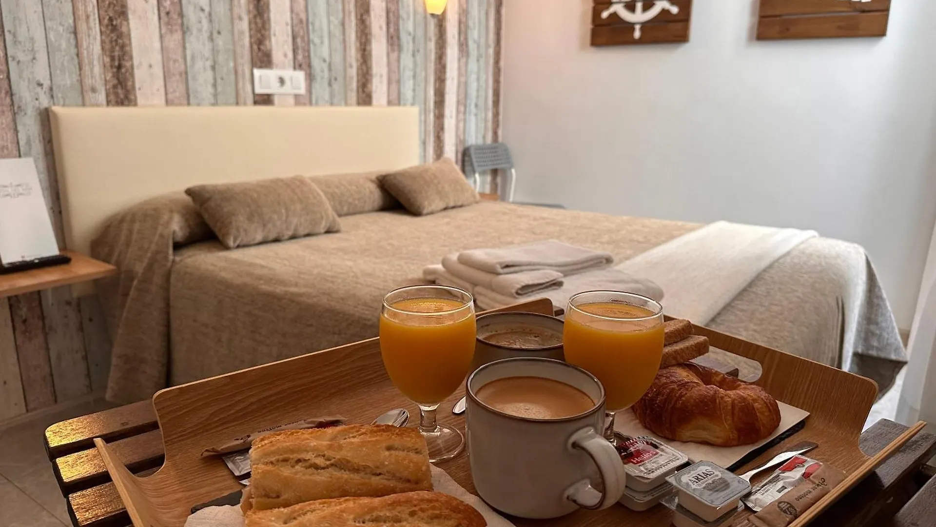 ** Affittacamere Hostal Del Mar Tossa de Mar Spagna