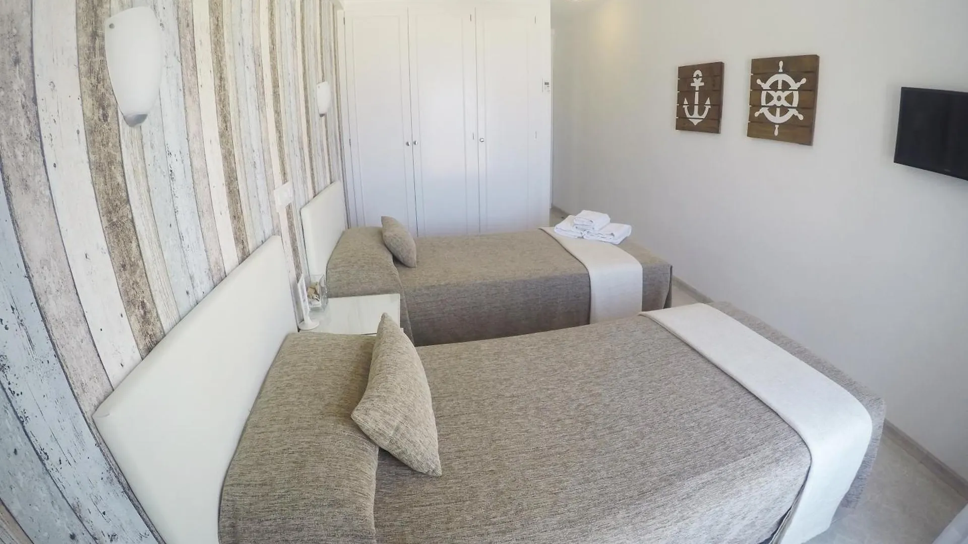 Hostal Del Mar Tossa de Mar Affittacamere