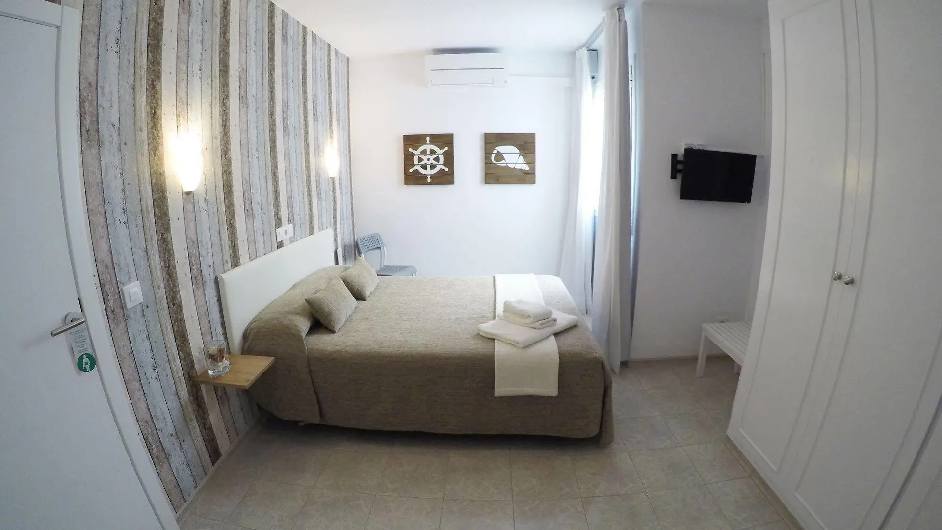Hostal Del Mar Tossa de Mar Affittacamere