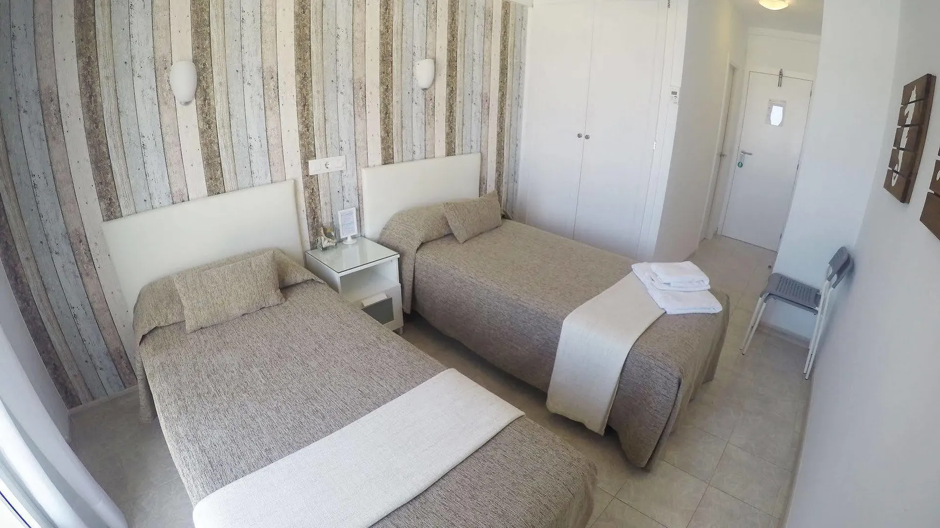 Hostal Del Mar Tossa de Mar Affittacamere