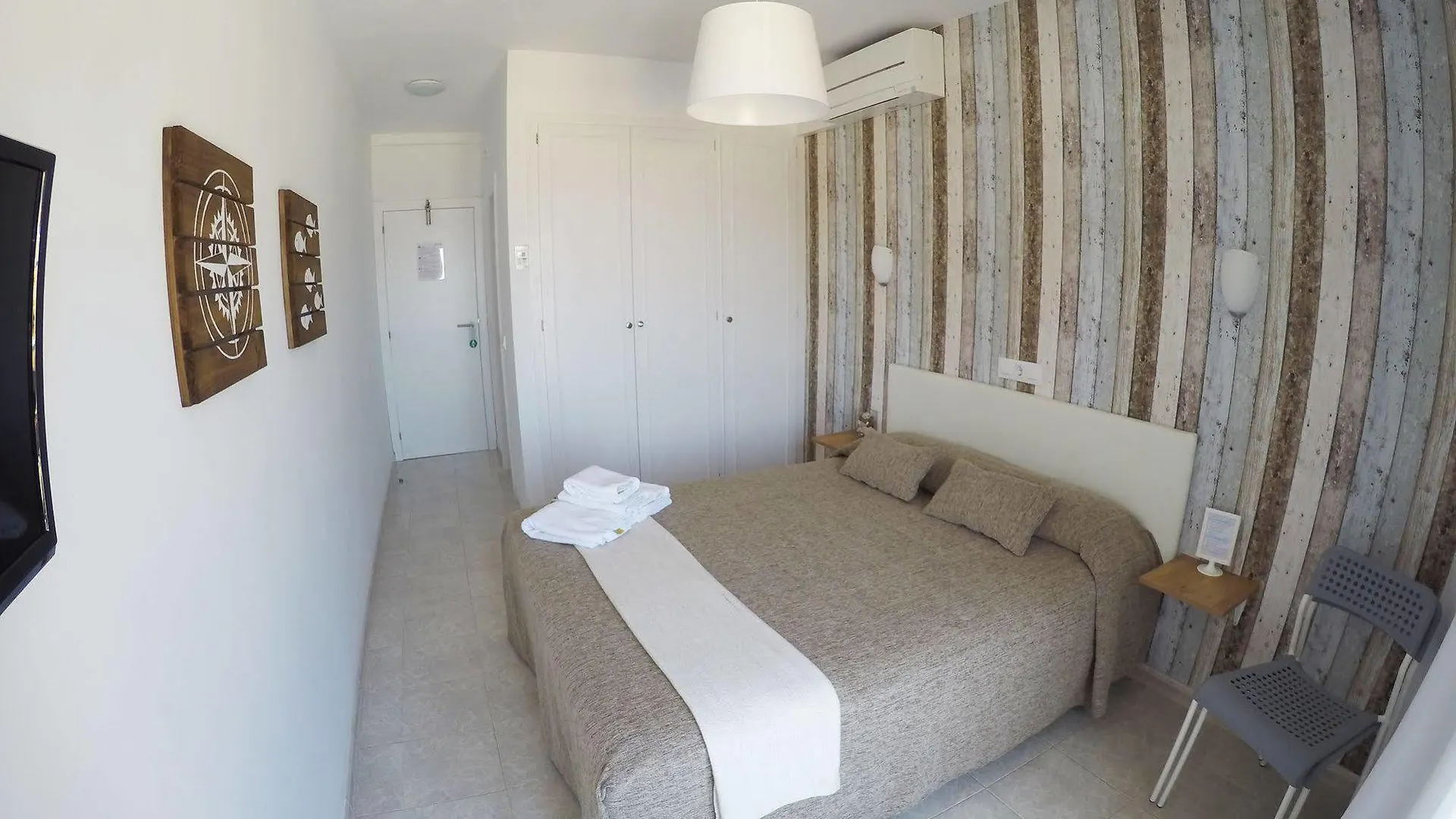 Hostal Del Mar Tossa de Mar Spagna